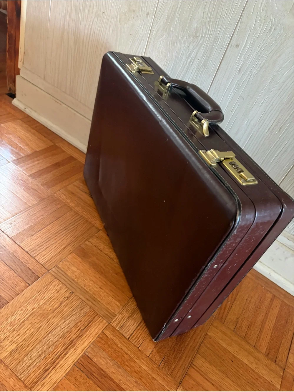 Classic Men's Leather Briefcase in Dark Brown
